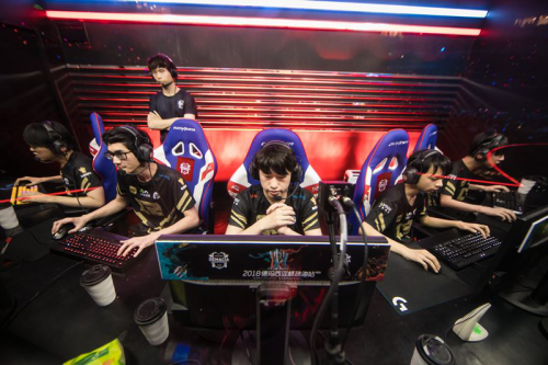 湖人战术的 湖人战术的